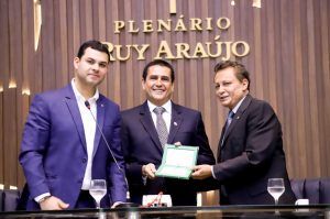A Sessão Especial foi de autoria do Deputado Adjuto Afonso (PDT) e presidida pelo Adjuto Afonso (PDT)